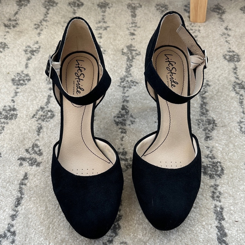 LifeStride Women's Jean Platform Pump - black suede
